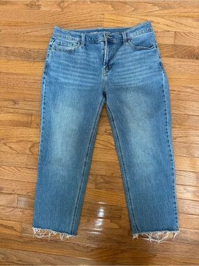 Old Navy Light Blue Boyfriend Jeans Mid rise size 10 with Raw Hem